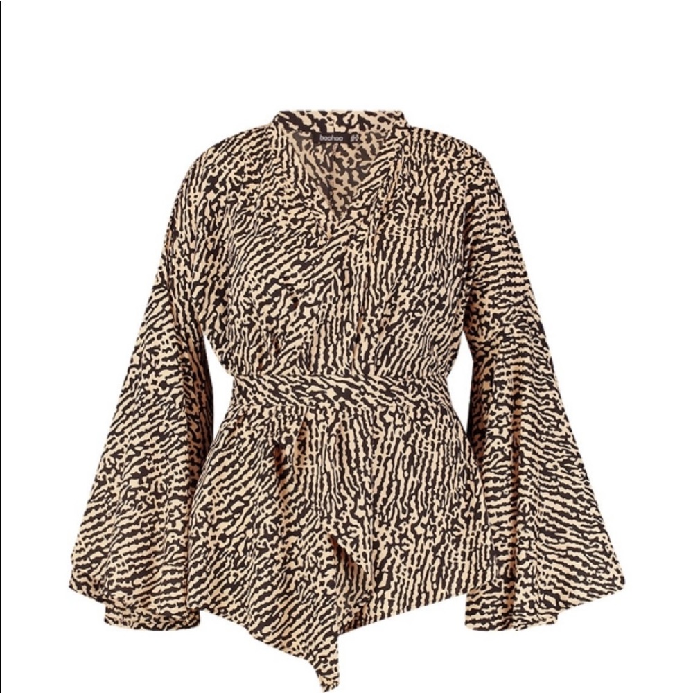 Boohoo Plus Extreme sleeve printed wrap shirt